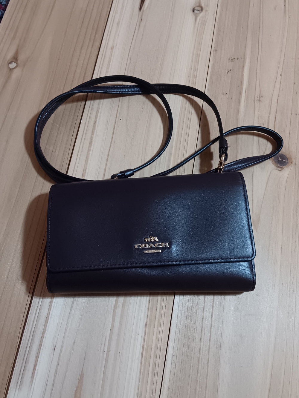 Coach Brown Leather Crossbody Wallet Purse with Gold Hardware